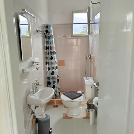 Mirkashouse فندق لايميناس